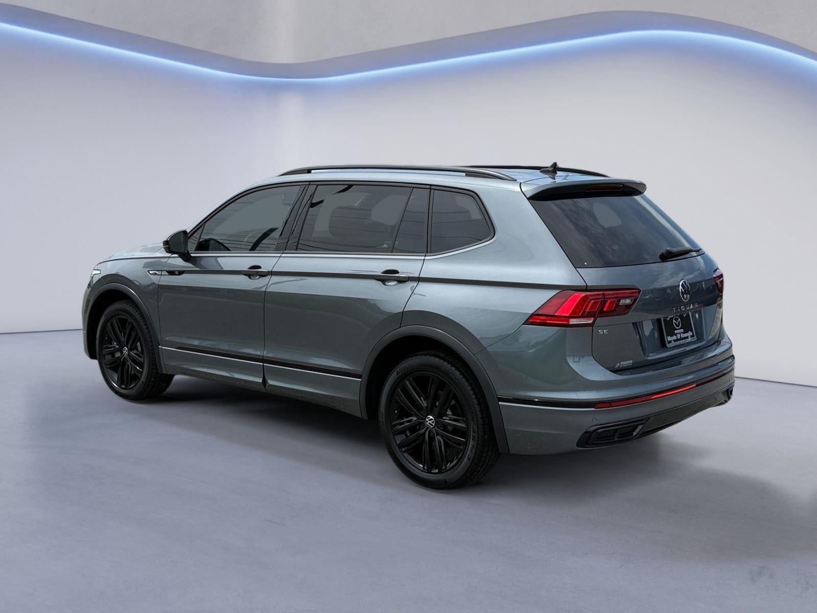 2022 Volkswagen Tiguan SE R-Line Black