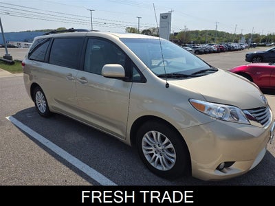 2014 Toyota Sienna XLE 8-Passenger
