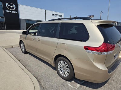 2014 Toyota Sienna XLE 8-Passenger
