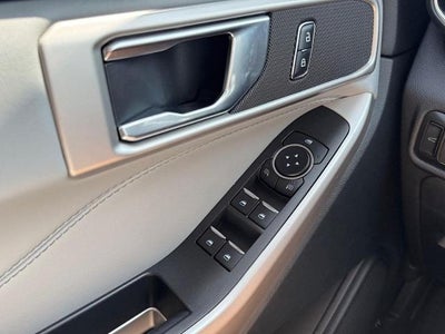 2023 Ford Explorer XLT 4WD