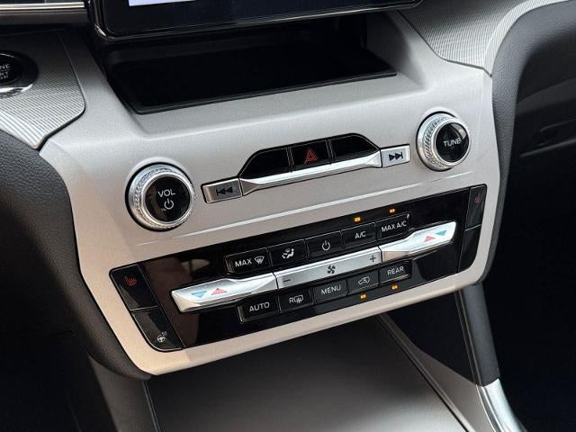 2023 Ford Explorer XLT 4WD