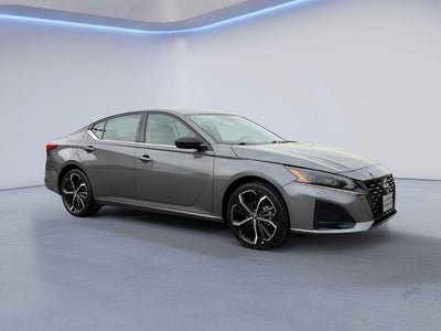 2025 Nissan Altima SR FWD