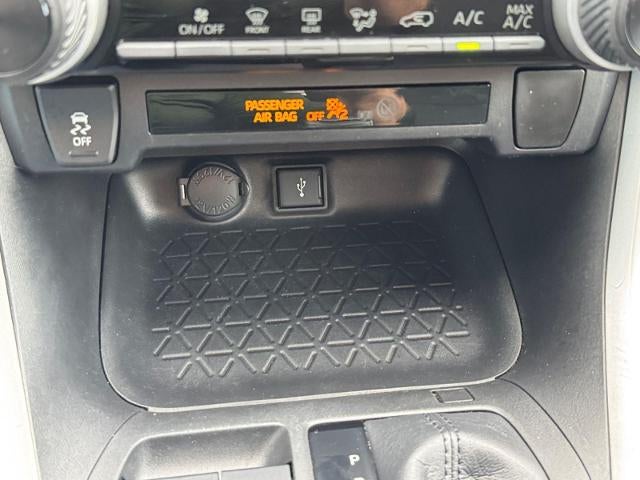 2021 Toyota RAV4 LE FWD (GS)