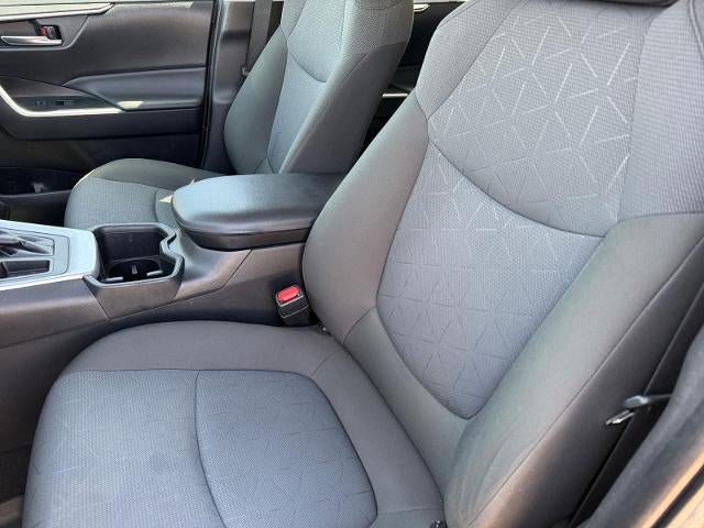 2022 Toyota RAV4 XLE FWD (GS)