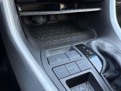 2022 Toyota RAV4 XLE FWD (GS)