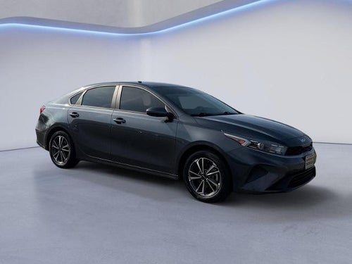 2024 Kia Forte LXS IVT