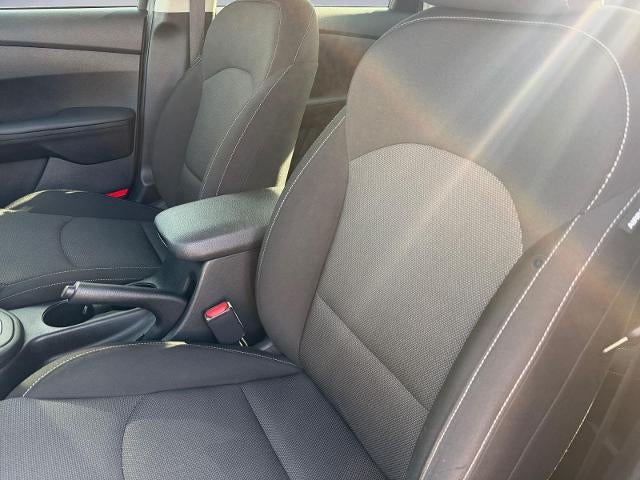 2024 Kia Forte LXS IVT