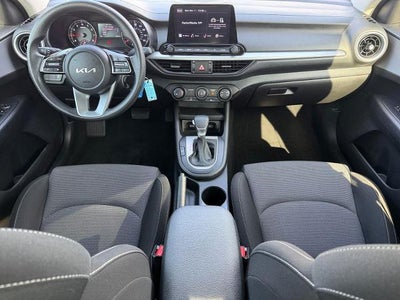 2024 Kia Forte LXS IVT