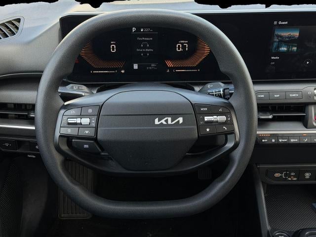 2025 Kia K4 LXS FWD