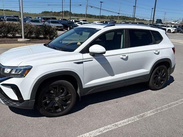 2022 Volkswagen Taos SE 4MOTION