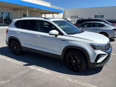 2022 Volkswagen Taos SE 4MOTION