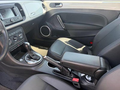 2014 Volkswagen Beetle 2dr Auto 2.5L PZEV *Ltd Avail*