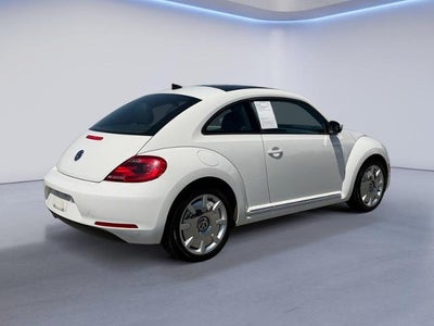 2014 Volkswagen Beetle 2dr Auto 2.5L PZEV *Ltd Avail*