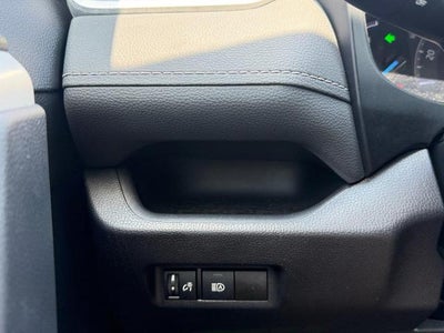 2025 Toyota RAV4 Hybrid XLE AWD (Natl)