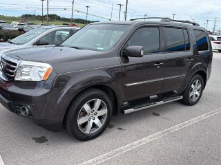2013 Honda Pilot 4WD Touring with DVD Rear Entertainment System and Navigation