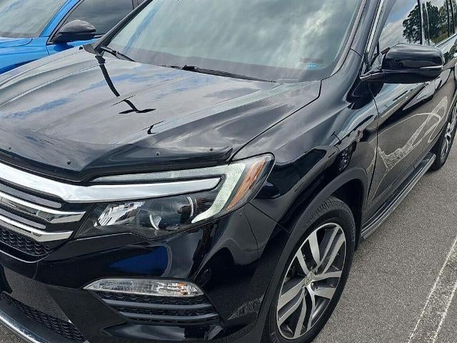 2016 Honda Pilot AWD Touring with DVD Rear Entertainment System and Navigation