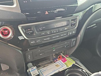 2016 Honda Pilot AWD Touring with DVD Rear Entertainment System and Navigation
