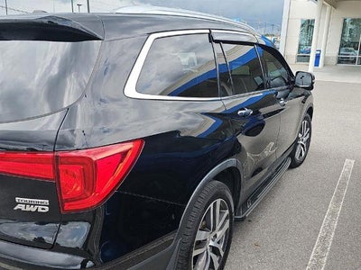 2016 Honda Pilot AWD Touring with DVD Rear Entertainment System and Navigation