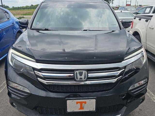 2016 Honda Pilot AWD Touring with DVD Rear Entertainment System and Navigation