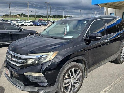 2016 Honda Pilot AWD Touring with DVD Rear Entertainment System and Navigation