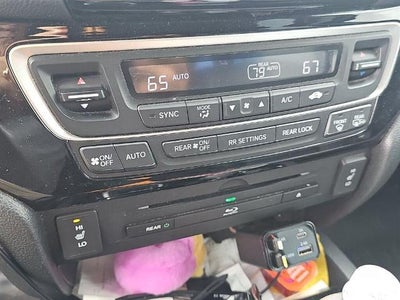 2016 Honda Pilot AWD Touring with DVD Rear Entertainment System and Navigation