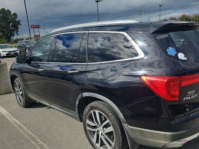 2016 Honda Pilot AWD Touring with DVD Rear Entertainment System and Navigation