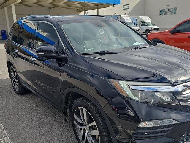 2016 Honda Pilot AWD Touring with DVD Rear Entertainment System and Navigation