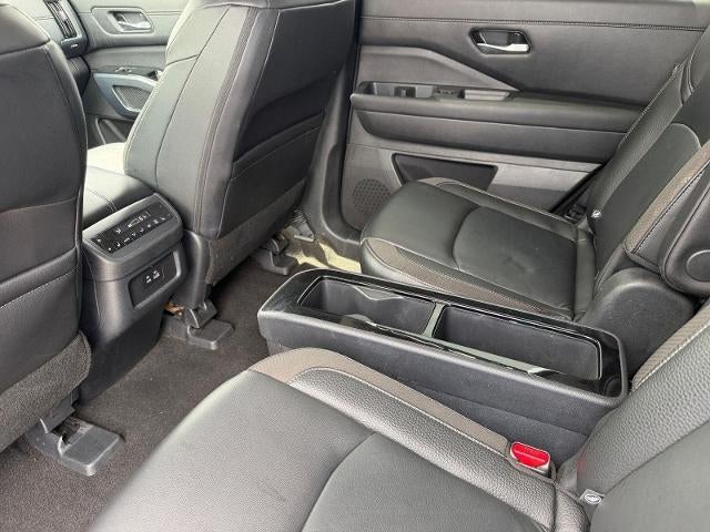 2025 Nissan Pathfinder SL 2WD