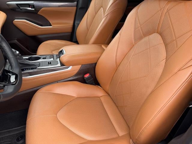 2022 Toyota Highlander Hybrid Platinum AWD (Natl)