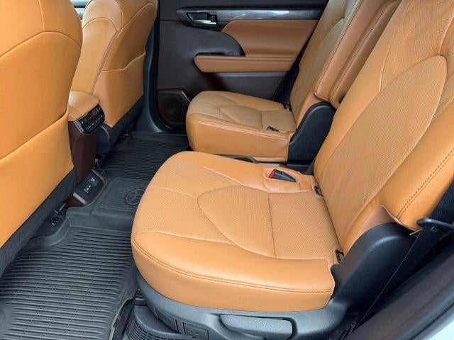 2022 Toyota Highlander Hybrid Platinum AWD (Natl)