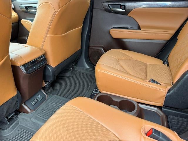 2022 Toyota Highlander Hybrid Platinum AWD (Natl)