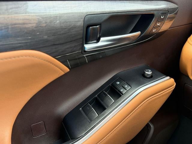 2022 Toyota Highlander Hybrid Platinum AWD (Natl)