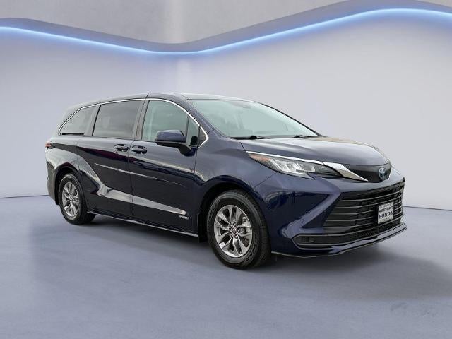 2021 Toyota Sienna LE FWD 8-Passenger (Natl)