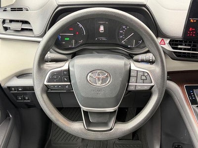 2021 Toyota Sienna LE FWD 8-Passenger (Natl)