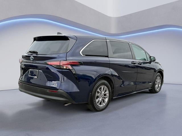 2021 Toyota Sienna LE FWD 8-Passenger (Natl)