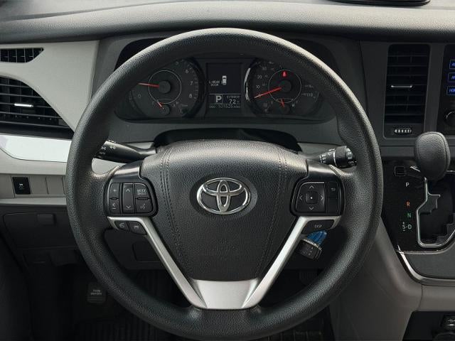 2017 Toyota Sienna LE FWD 8-Passenger (Natl)