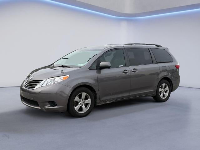 2017 Toyota Sienna LE FWD 8-Passenger (Natl)