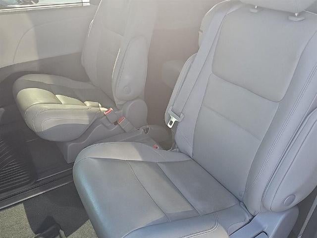 2020 Toyota Sienna XLE FWD 8-Passenger (Natl)
