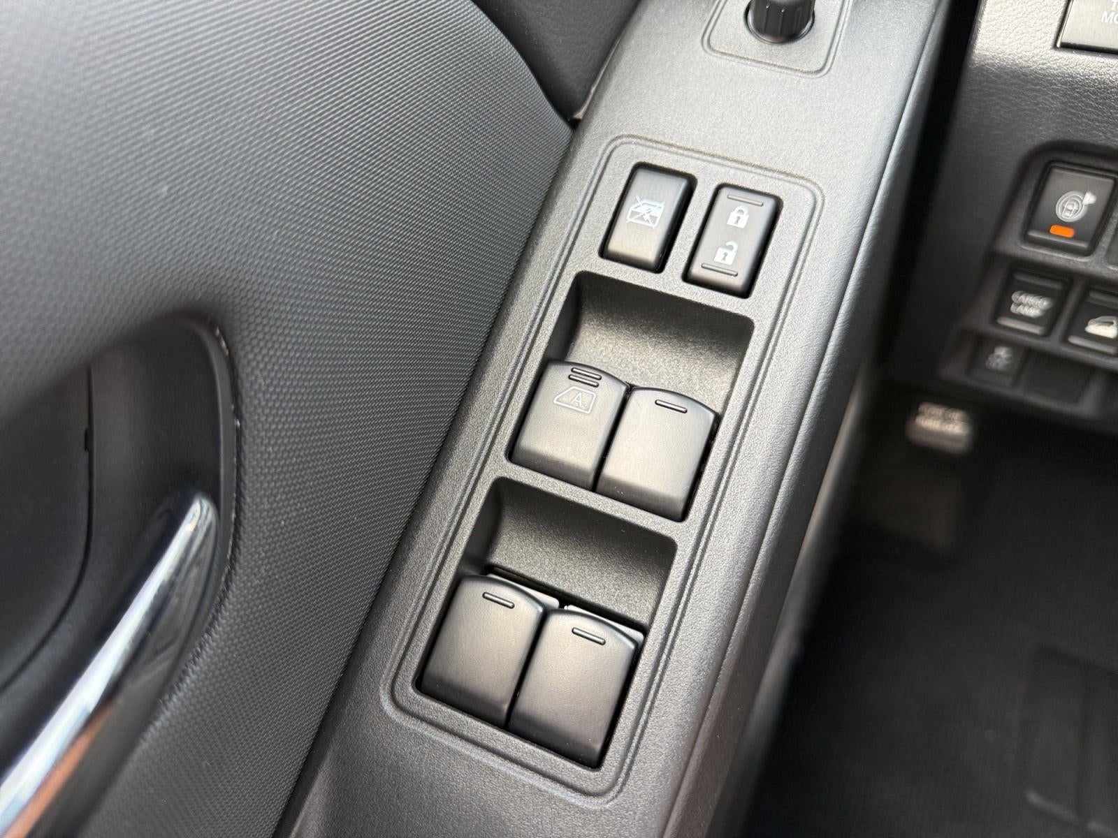 2024 Nissan Frontier SL