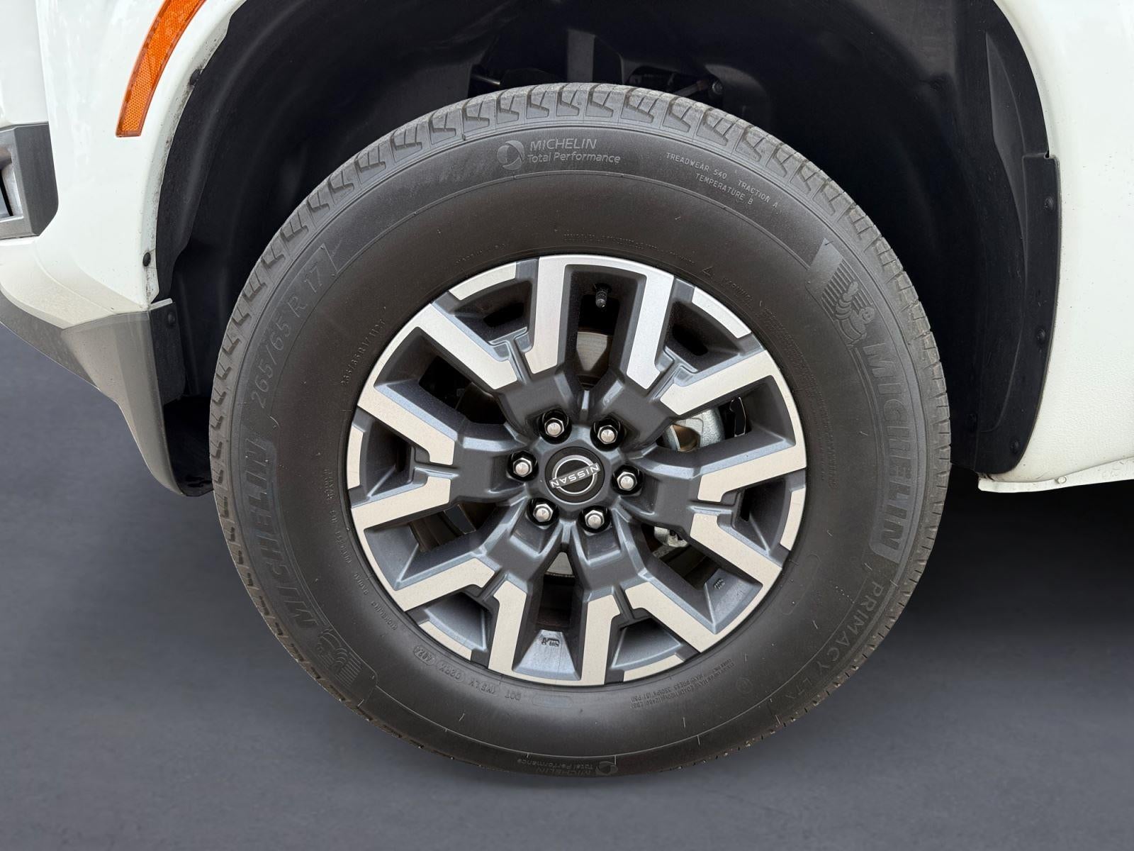 2025 Nissan Frontier SL