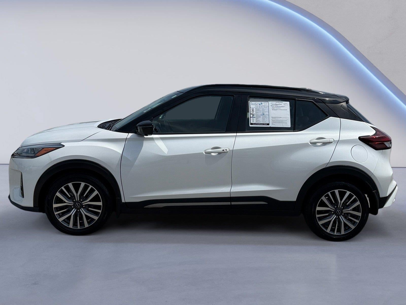2023 Nissan Kicks SR