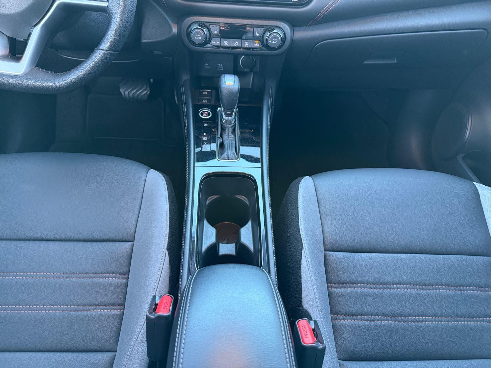 2022 Nissan Kicks SR