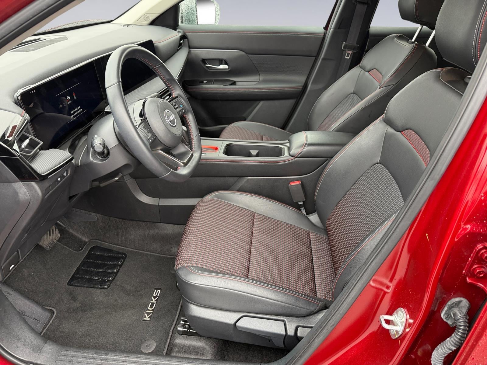 2025 Nissan Kicks SR