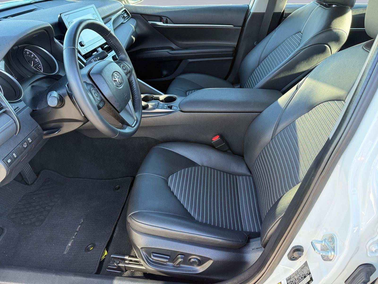 2022 Toyota Camry Hybrid SE