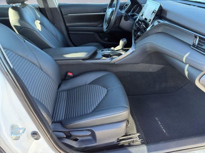 2022 Toyota Camry Hybrid SE