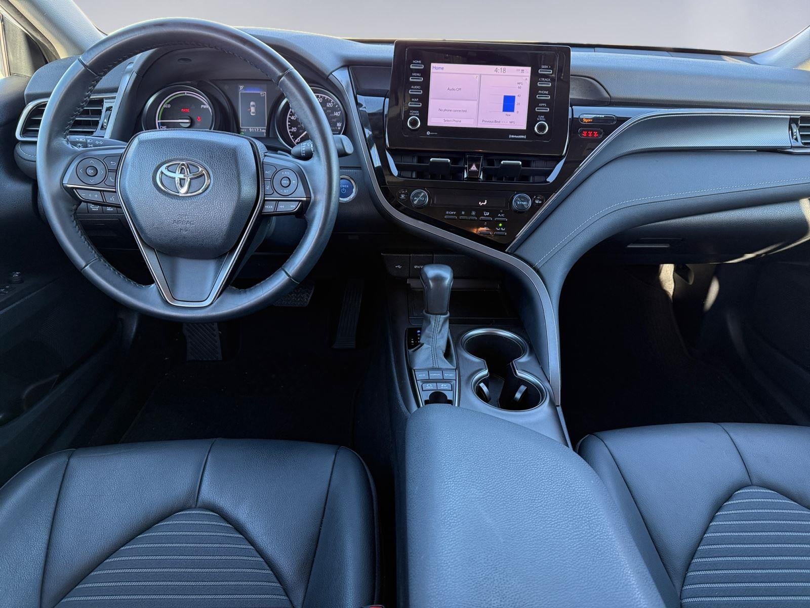 2022 Toyota Camry Hybrid SE