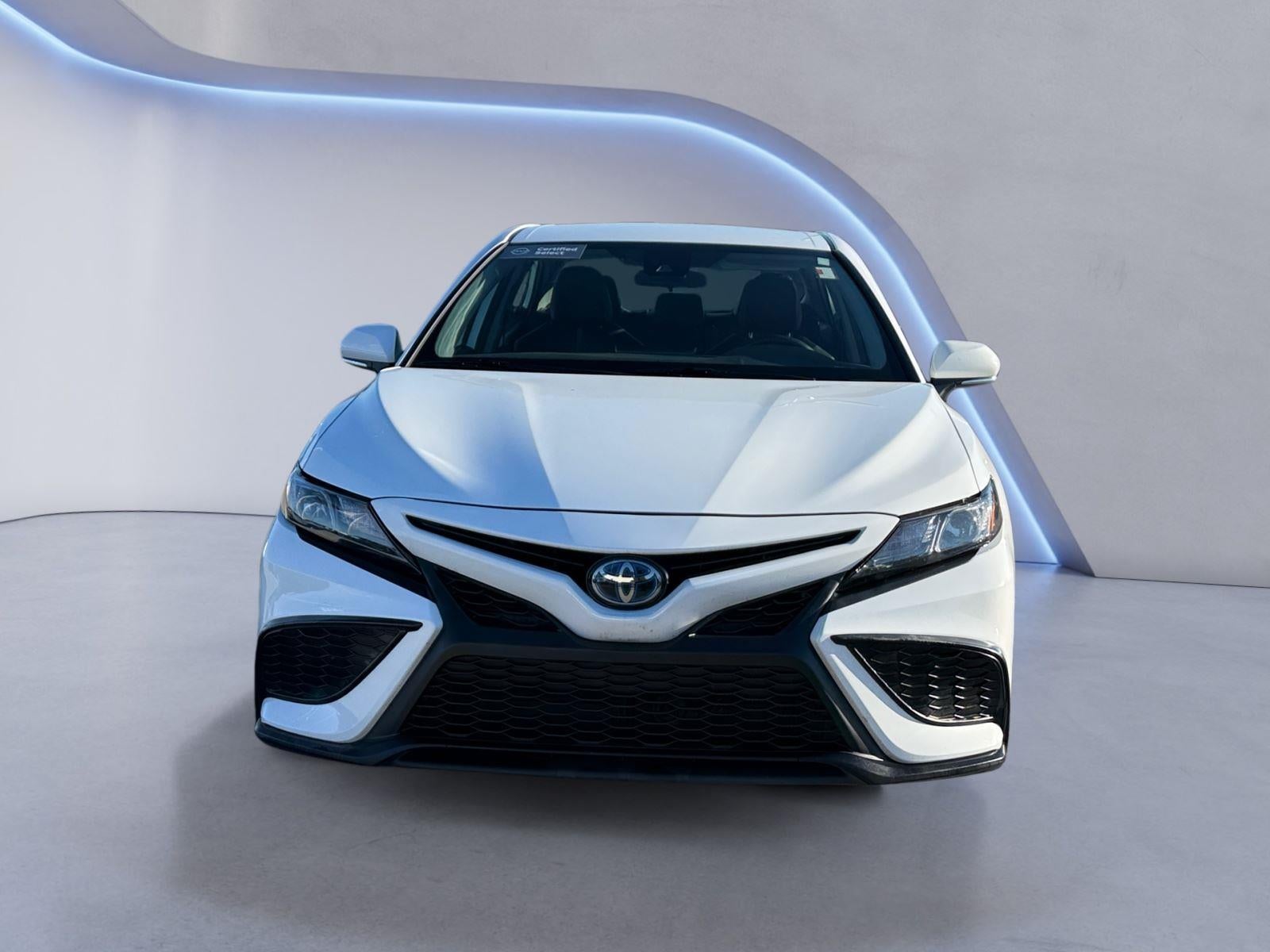 2022 Toyota Camry Hybrid SE