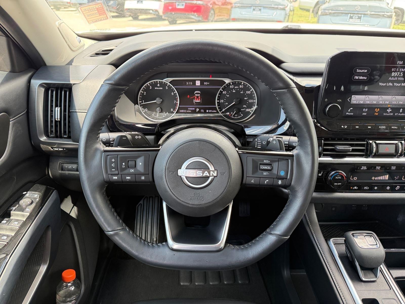 2023 Nissan Pathfinder SL
