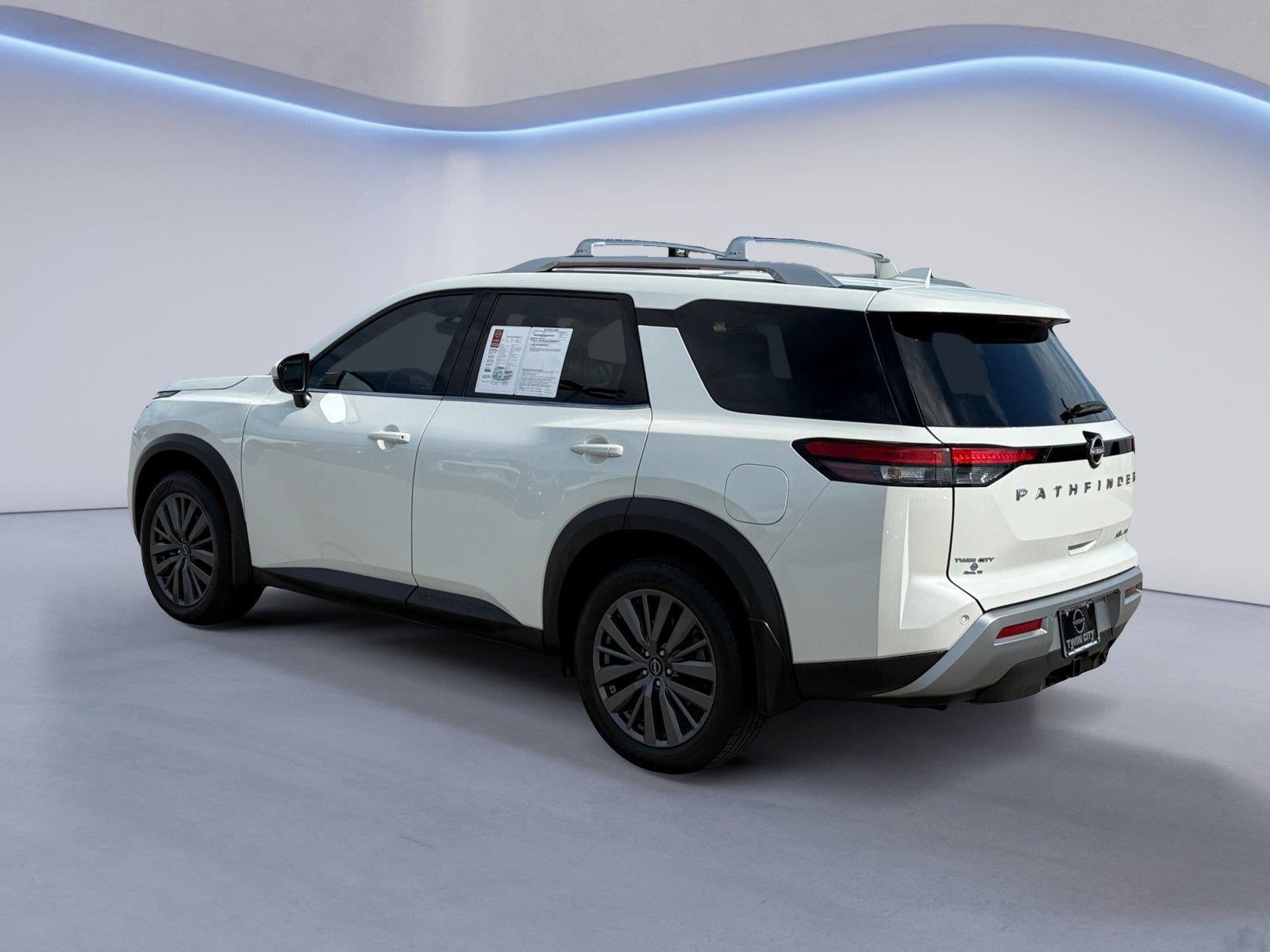 2024 Nissan Pathfinder SL
