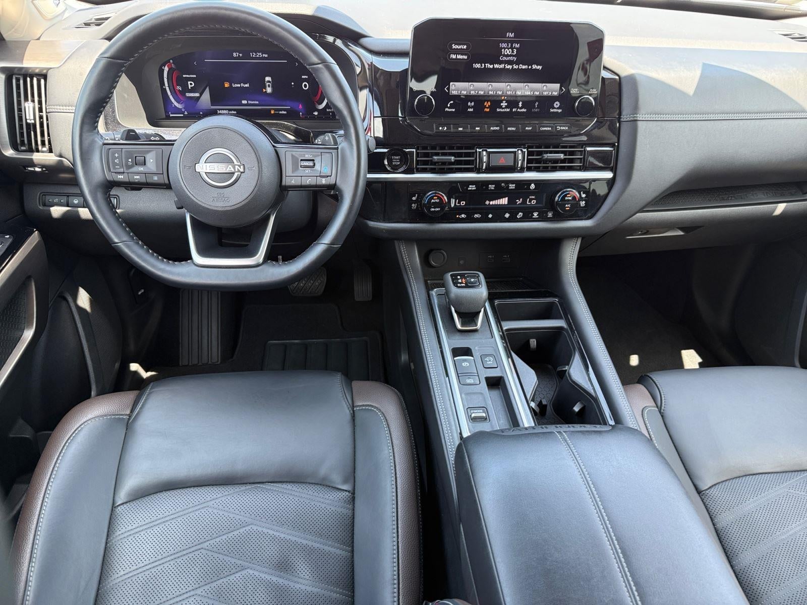 2025 Nissan Pathfinder Platinum